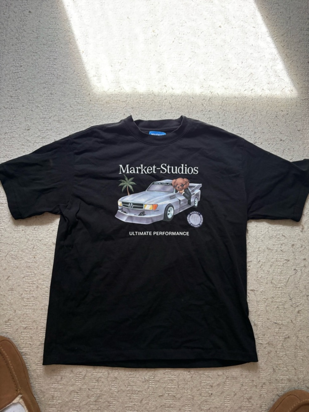 Market Studios “Des Bear” T-shirt Men’s Medium (Black)